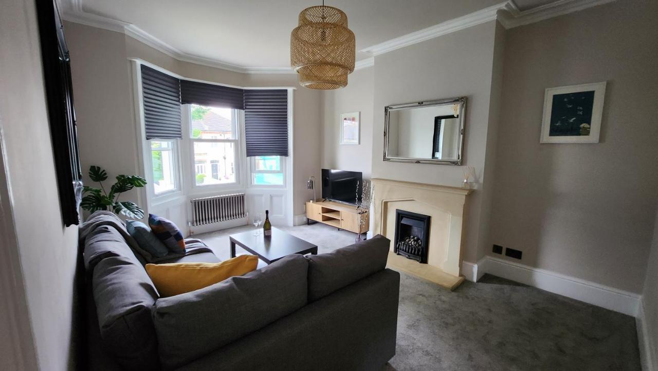 Contemporary Beach Apartment Brighton Bagian luar foto